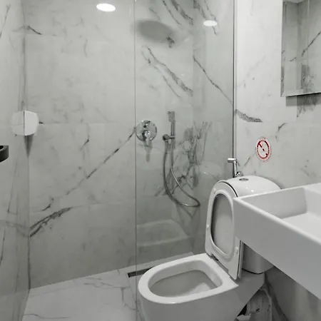 Aloha Hotel 3*