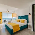 Отель Aloha 3*