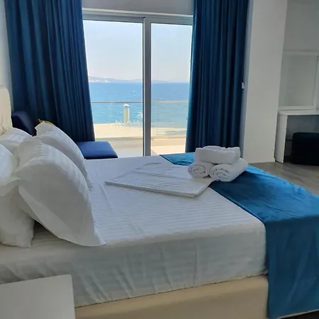 Aloha Hotel 3*
