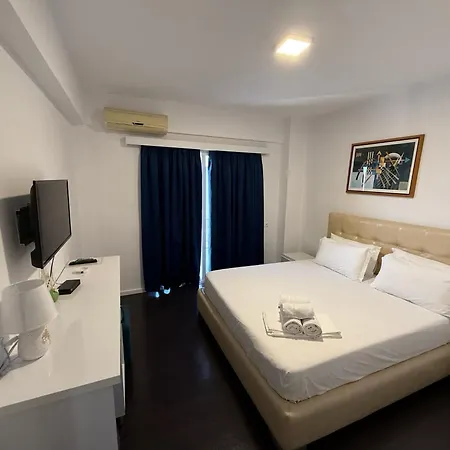 Aloha Hotel 3*
